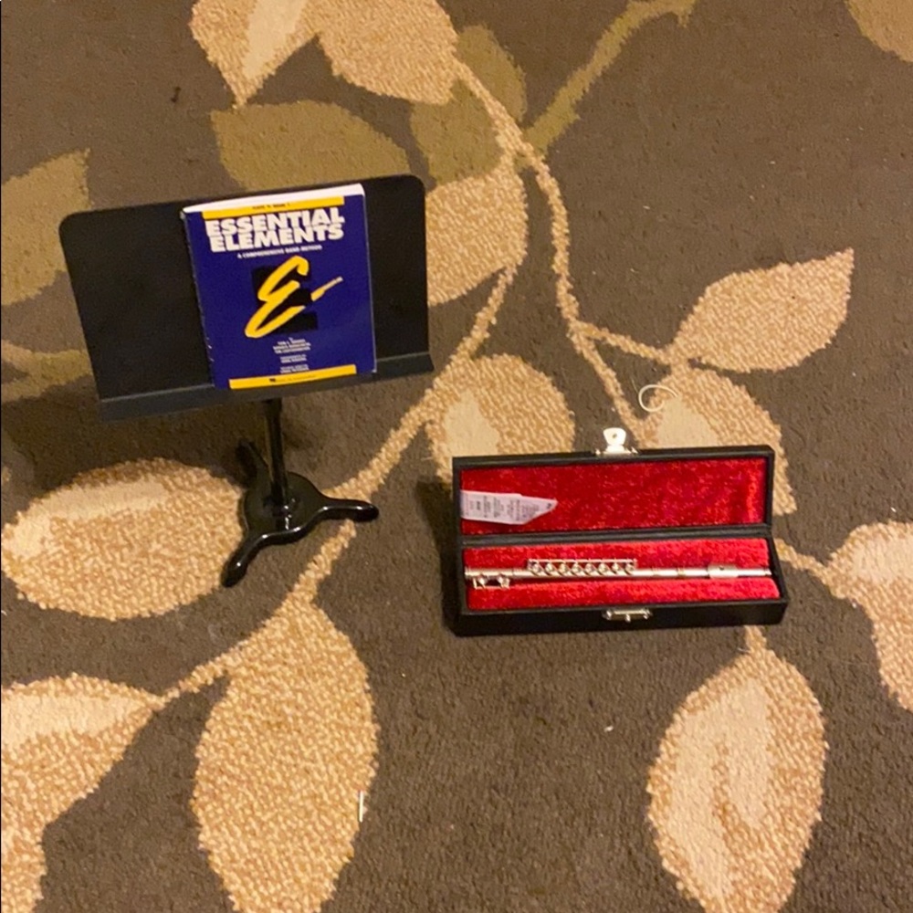 American Girl Flute and Music Stand